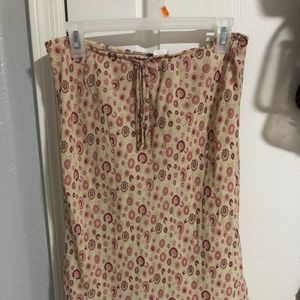 flowery knee skirt